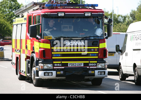 Le leicestershire de pompiers sur les lieux d'un grand feu Banque D'Images