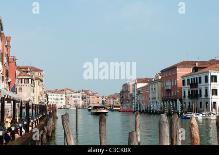 Vue du Grand Canal depuis le pont (Ponte degli Scalzi) à Venise, Italie Banque D'Images