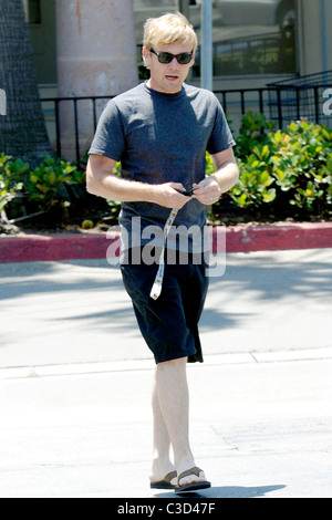 Rick Schroder shopping à CVS Pharmacy à Malibu à Los Angeles, Californie - 16.07.09 Banque D'Images