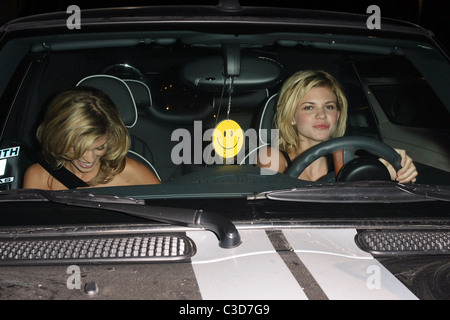 Angel McCord et AnnaLynne McCord des stars assister à une activité de bienfaisance tenue à Jane's House in Hollywood Los Angeles, Californie Banque D'Images