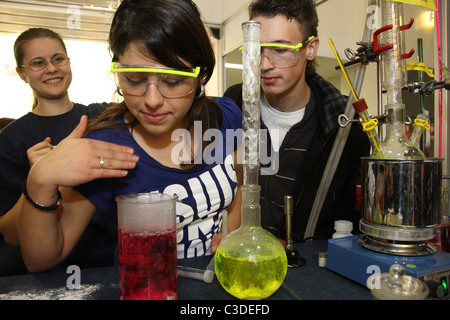 Le stand d'un laboratoire de chimie à vous foire 2008, Berlin, Allemagne Banque D'Images