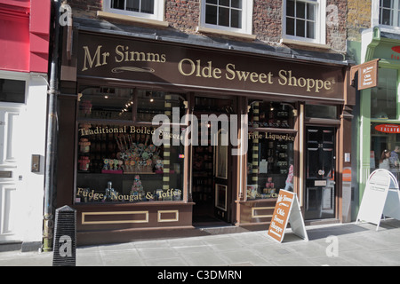 Monsieur Simms Olde Sweet Shoppe sur nouvelle ligne, Covent Garden, Londres, Royaume-Uni. Banque D'Images