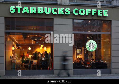 Café Starbucks, Berlin, Allemagne Banque D'Images