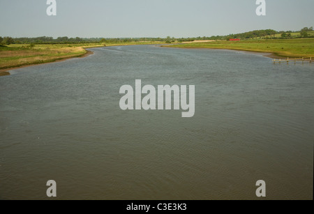 Rivière Stour marée haute à Manningtree amont Angleterre Essex Banque D'Images