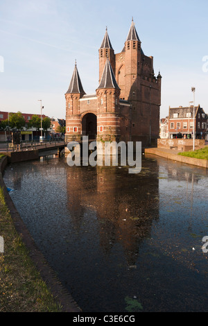 Amsterdamse Poort porte de ville à Haarlem, Pays-Bas Banque D'Images