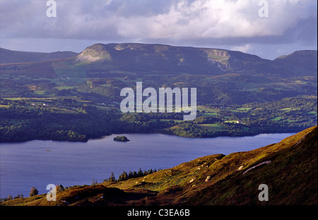 Vue sur le Lough Gill de Killery Mountain, Comté de Sligo, Irlande. Banque D'Images