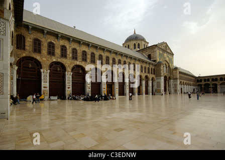 Cour intérieure, Grande Mosquée des Omeyyades, Damas, Syrie Banque D'Images