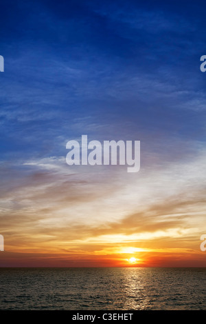 Coucher de soleil sur la mer Banque D'Images