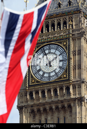 L'Union Jack britannique, le drapeau est suspendu à l'extérieur le parlement square à Londres, en Angleterre. Banque D'Images