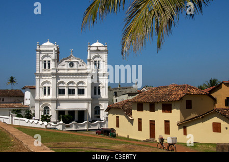 Jumma Masjid Meeran façade et Old Dutch maisons Fort Galle Sri Lanka Banque D'Images