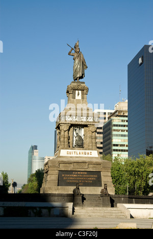 Mexique.Mexico . Paseo de La Reforma et monument à Cuauhtémoc. Banque D'Images