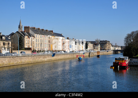 La rivière Sarthe au Mans de la région Pays de la Loire dans le nord-ouest de la France Banque D'Images