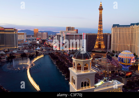 Fontaine du Bellagio, le long de la Strip, Las Vegas, Nevada. Banque D'Images