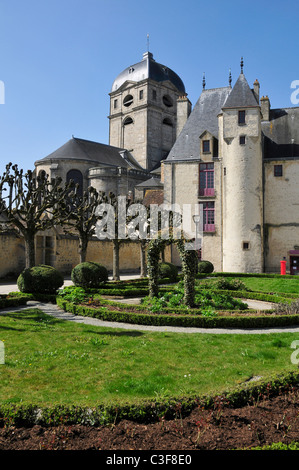 Basilique Notre Dame et les jardins à Alençon de la région Basse-normandie en France Banque D'Images