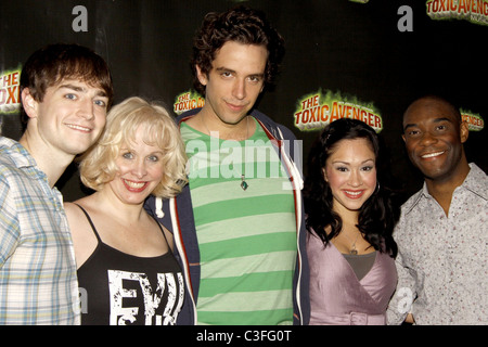 Jonathan Racine, Nancy Opel, Nick Cordero, Diana DeGarmo et Demond Green ancien 'American Idol' runner-up Diana DeGarmo dans son Banque D'Images