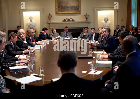 Le président Obama se réunit avec les commandants de combat dans la salle du Cabinet de Washington DC, USA - 24.03.09 Officiel de la Maison Blanche Banque D'Images