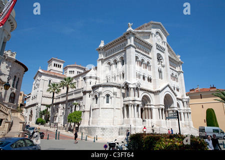 Vue de face de la Cathédrale de Monaco, situé sur le rocher de la vieille ville de Monaco, à proximité du Palais du Prince, Mai 2011 Banque D'Images