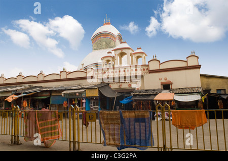 Low angle view of a temple, Dakshineswar Kali Temple, Kolkata, West Bengal, India Banque D'Images