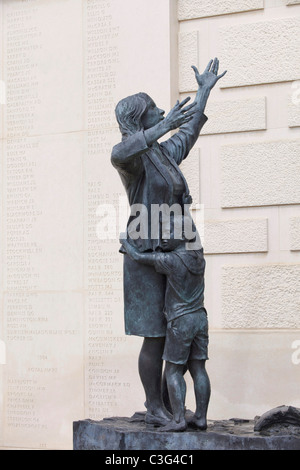 Détail de la sculpture en bronze par Ian Rank-Broadley au National Memorial Arboretum, Staffordshire. UK Banque D'Images