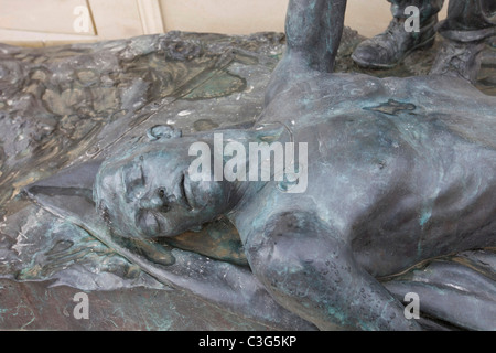 Détail de la sculpture en bronze par Ian Rank-Broadley au National Memorial Arboretum, Staffordshire. UK Banque D'Images