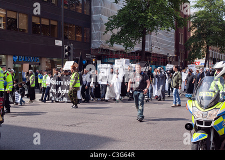 Marche de protestation islamique, Baker Street, rue ; Londres ; l'Europe. Vendredi 6 mai mai,2011. Banque D'Images