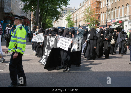 Marche de protestation islamique, saisie Crawford Street de Baker Street, Londres ; l'Europe. Vendredi 6 mai mai,2011. Banque D'Images