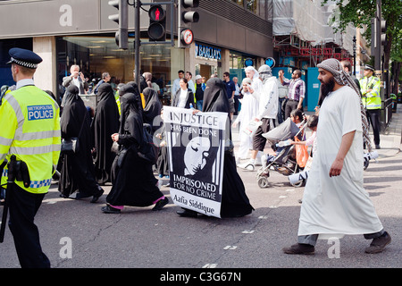 Marche de protestation islamique, saisie Crawford Street de Baker Street, Londres ; l'Europe. Vendredi 6 mai mai,2011. Banque D'Images