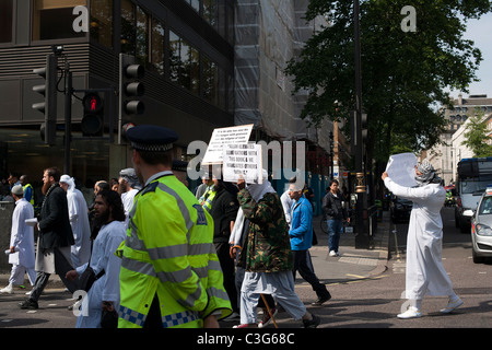 Marche de protestation islamique, saisie Crawford Street de Baker Street, Londres ; l'Europe. Vendredi 6 mai mai,2011. Banque D'Images