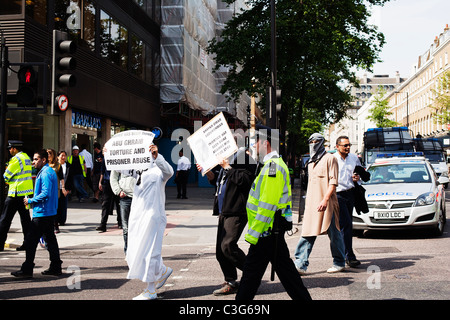 Marche de protestation islamique, saisie Crawford Street de Baker Street, Londres ; l'Europe. Vendredi 6 mai mai,2011. Banque D'Images