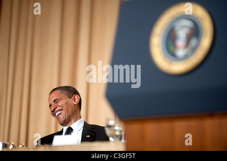 Le président Barack Obama réagit à un commentaire fait à la Maison Blanche du dîner de remise des prix correspondants à Washington DC, USA - 09.05.09 Banque D'Images