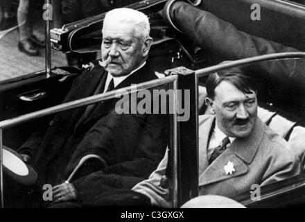 Adolf Hitler et Paul von Hindenburg le jour de la fête du Travail, 1933 Banque D'Images