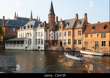 Bâtiments le long Rozenhoedkaai, centre historique de Bruges, Belgique Banque D'Images