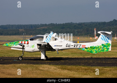 Diamond Aircraft Industries bio-carburant powered Diamond DA-42 Twin Star au salon Farnborough International Airshow. Banque D'Images