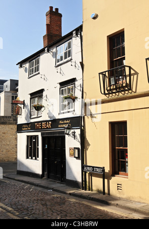 The Bear Inn, prétend être la plus ancienne maison à Oxford, Angleterre, Royaume-Uni Banque D'Images