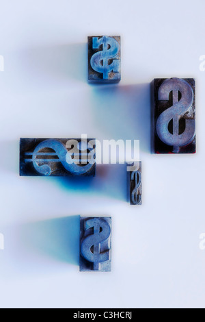 Close up de blocs d'impression avec le signe du dollar Banque D'Images