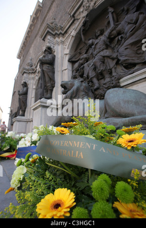 Ypres, Belgique. Couronne de l'ANZAC day. Banque D'Images