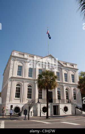 Charleston, Caroline du Sud. Hôtel de ville historique situé aux quatre coins de l'intersection de la Loi. Banque D'Images