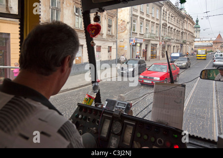 Vue à travers le pare-brise, tramway L'viv, Ukraine Banque D'Images
