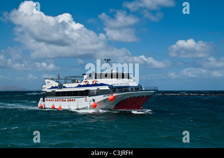dh ORZOLA LANZAROTE l'île Graciosa ferry ferries bateau voile Banque D'Images