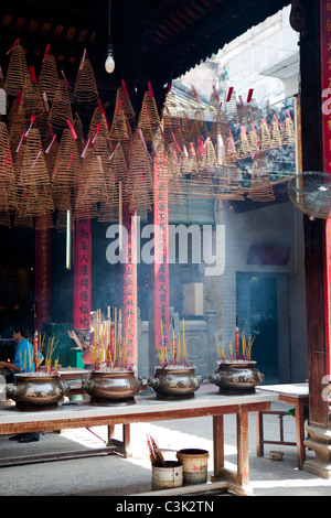 Les spirales d'encens, le temple Thien Hau, Ho Chi Minh Ville, Saigon, Vietnam Banque D'Images