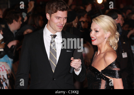 Sarah Harding et Rick Edwards première mondiale de St Trinian's 2 : La Légende de Fritton's Gold tenue à l'Empire Leicester Banque D'Images