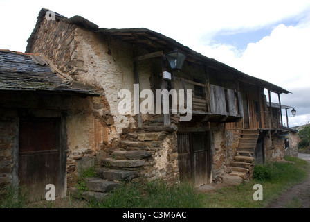 Ancien bâtiment en pierre, Camino de Santiago, au nord de l'Espagne Banque D'Images