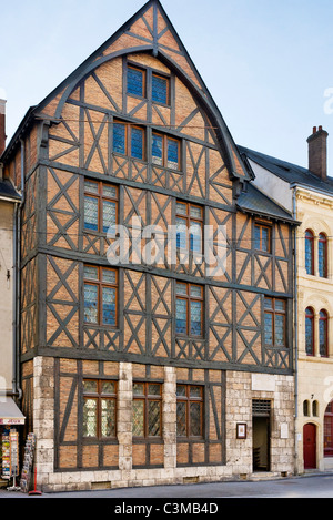 La Maison Jeanne d'Arc (Joan of Arc's House) au centre ville, Place du Général de Gaulle, Orléans, France Banque D'Images