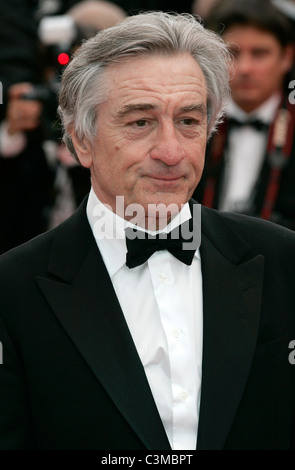 ROBERT DENIRO SOIRÉE D'OUVERTURE DU FESTIVAL DU FILM DE CANNES PALAIS DES FESTIVALS FRANCE 11 Mai 2011 Banque D'Images