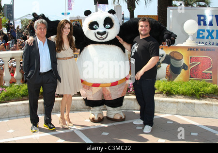 DUSTIN HOFFMAN, ANGELINA JOLIE ET JACK BLACK KUNG FU PANDA 2 PHOTOCALL CANNES FILM FESTIVAL 2011 CARLTON Hôtel CANNES FRANCE 12 Banque D'Images