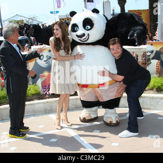 DUSTIN HOFFMAN, ANGELINA JOLIE ET JACK BLACK KUNG FU PANDA 2 PHOTOCALL CANNES FILM FESTIVAL 2011 CARLTON Hôtel CANNES FRANCE 12 Banque D'Images