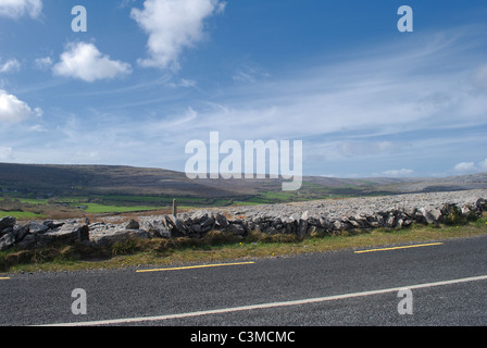 Dans les montagnes proches de la côte ouest de l'Irlande. Banque D'Images