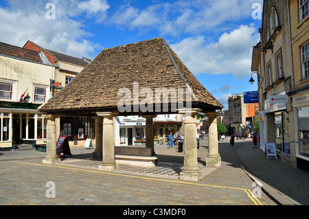 Chippenham, Wiltshire, Angleterre : l'Buttercross à New Street Banque D'Images