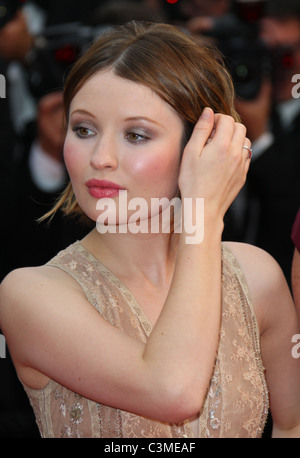 EMILY BROWNING Sleeping Beauty PREMIERE FESTIVAL DU FILM DE CANNES 2011 PALAIS DES FESTIVAL CANNES FRANCE 12 Mai 2011 Banque D'Images