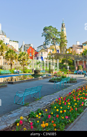 Portmeirion ; un village touristique populaire en Gwynedd, au nord du Pays de Galles. Banque D'Images